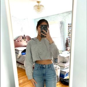 Cropped grey Pretty Little Thing Sweatshirt